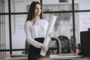 Understanding the Differences Between Management and Leadership Roles